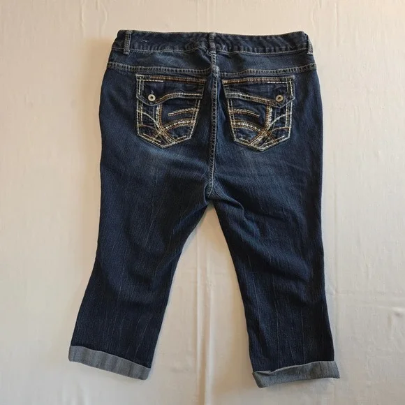 Rue21 Plus Size 14 Curvy High Waisted Button Fly Crop Jeans Denim Flattering Fit - Picture 4 of 10